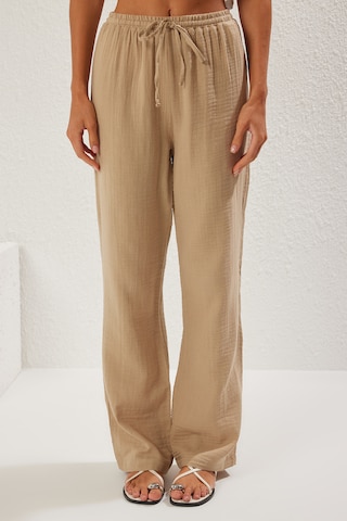 Trendyol - Loosefit Pantalón en beige: frente