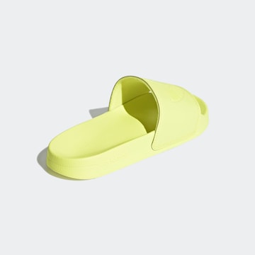 ADIDAS ORIGINALS - Sapato aberto 'Adilette Lite' em amarelo