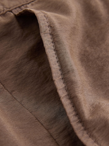 Next Свободный крой Брюки-чинос в Коричневый