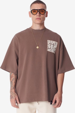 MARTIN VALEN Shirt in Bruin: voorkant