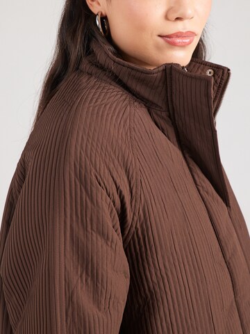 ruda PIECES Demisezoninė striukė 'PCJADE'