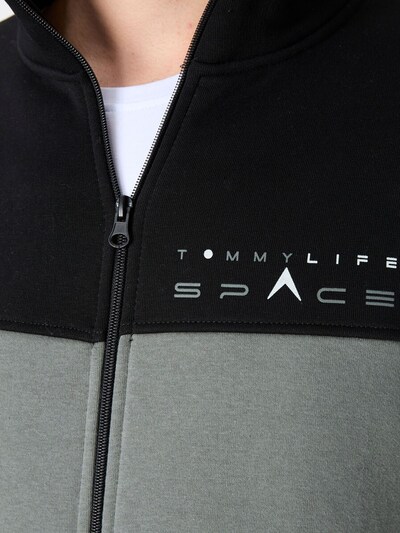 Tommy Life Tracksuit in L in Grey / Black / White, Item view
