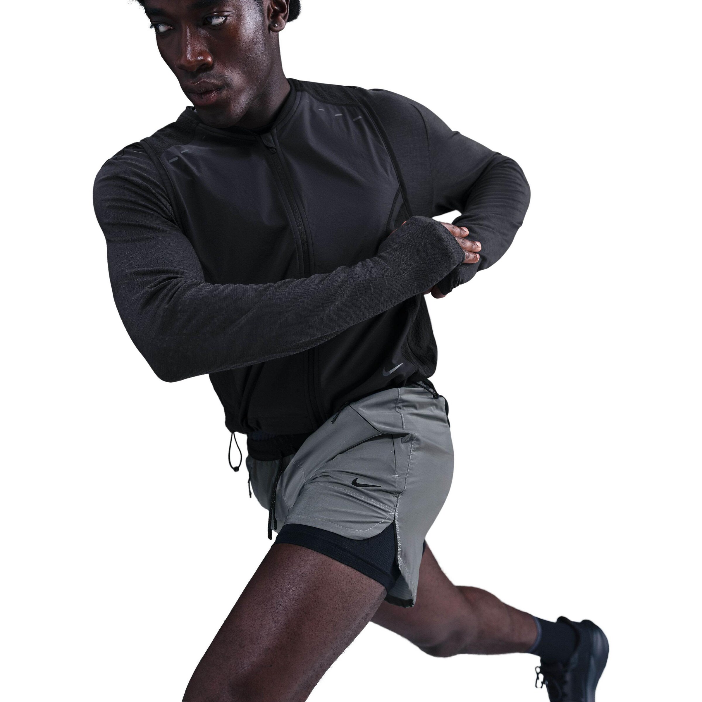 NIKE Regular Sportshorts 'REFLECT' in Grau