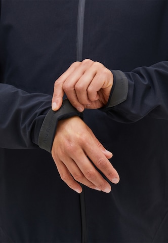 Veste outdoor PEAK PERFORMANCE en noir