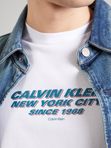 T-Shirt Calvin Klein en blanc