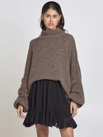 Lilavie Pullover 'Maraa' in Braun: Vorderseite