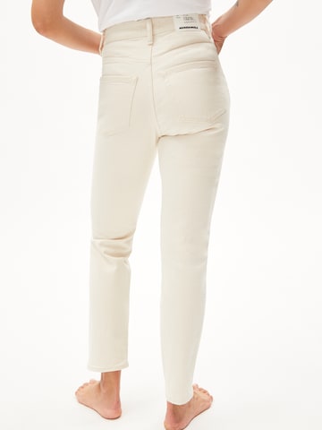 ARMEDANGELS Slimfit Jeans 'Lejaa' in Wit: voorkant