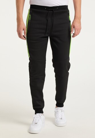 Mo SPORTS Tapered Pants in Black: front