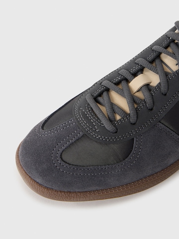 PUMA Низкие кроссовки 'Palermo Pop' в Серый