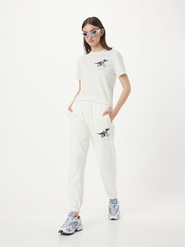 LACOSTE Tapered Παντελόνι σε λευκό
