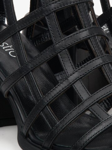 Sandalo '53-920' di Estro in nero