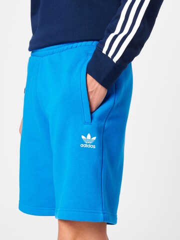 ADIDAS ORIGINALS Normalny krój Spodnie 'Trefoil Essentials' w kolorze niebieski