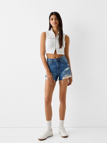 Bershka Regular Shorts in Blau