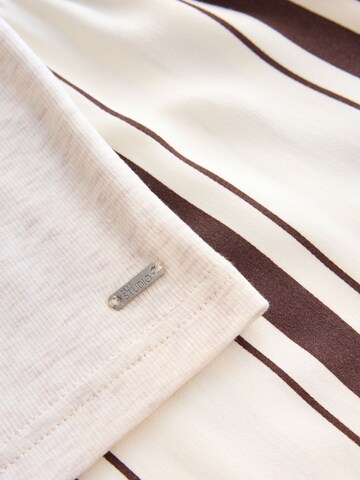Next Shorty in Beige