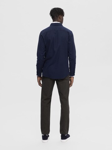 SELECTED HOMME Slim fit Skjorta 'SLHOwen' i blå