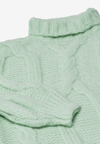 ebeeza Sweater in Green