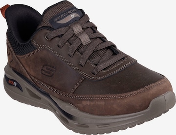 Baskets basses SKECHERS en marron : devant