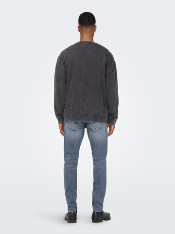 Only & Sons - Sweatshirt 'Toby' em cinzento