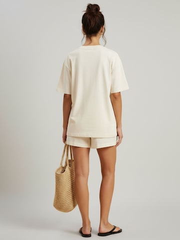 T-shirt 'Kiss me' WEARABLE STORIES en beige