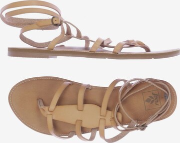 REEF Sandals & High-Heeled Sandals in 40 in Beige: front