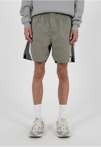 Prohibited Regular Sportshorts 'Racer' in Grün: Vorderseite