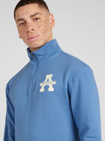 AÉROPOSTALE Sweatshirt i blå