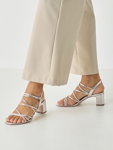 Tamaris Strap sandal in Gold