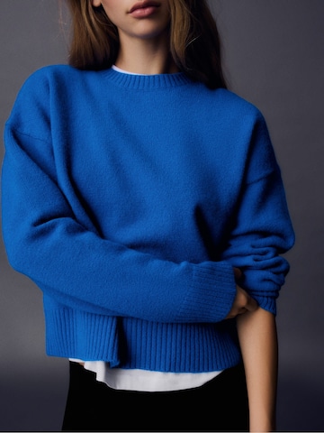 Bershka Svetr – modrá
