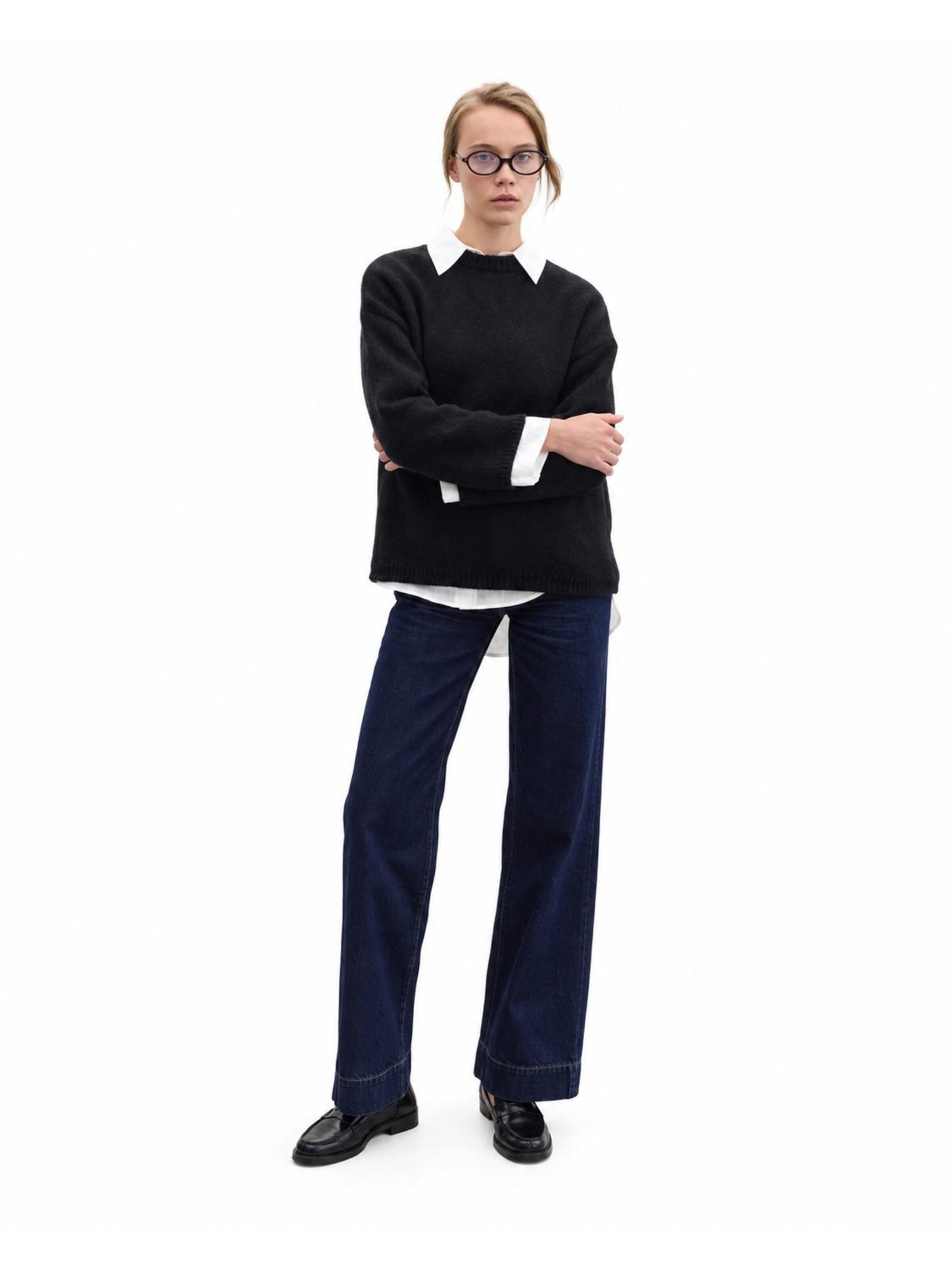 MANUKA Sweater in Black: front