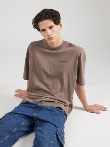 Pegador T-Shirt in Braun: Vorderseite