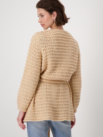 Giacchetta di monari in beige
