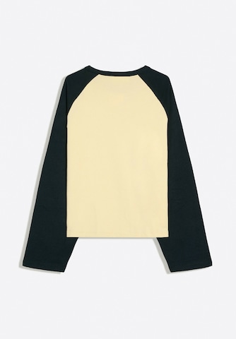 Bershka Shirt in Geel