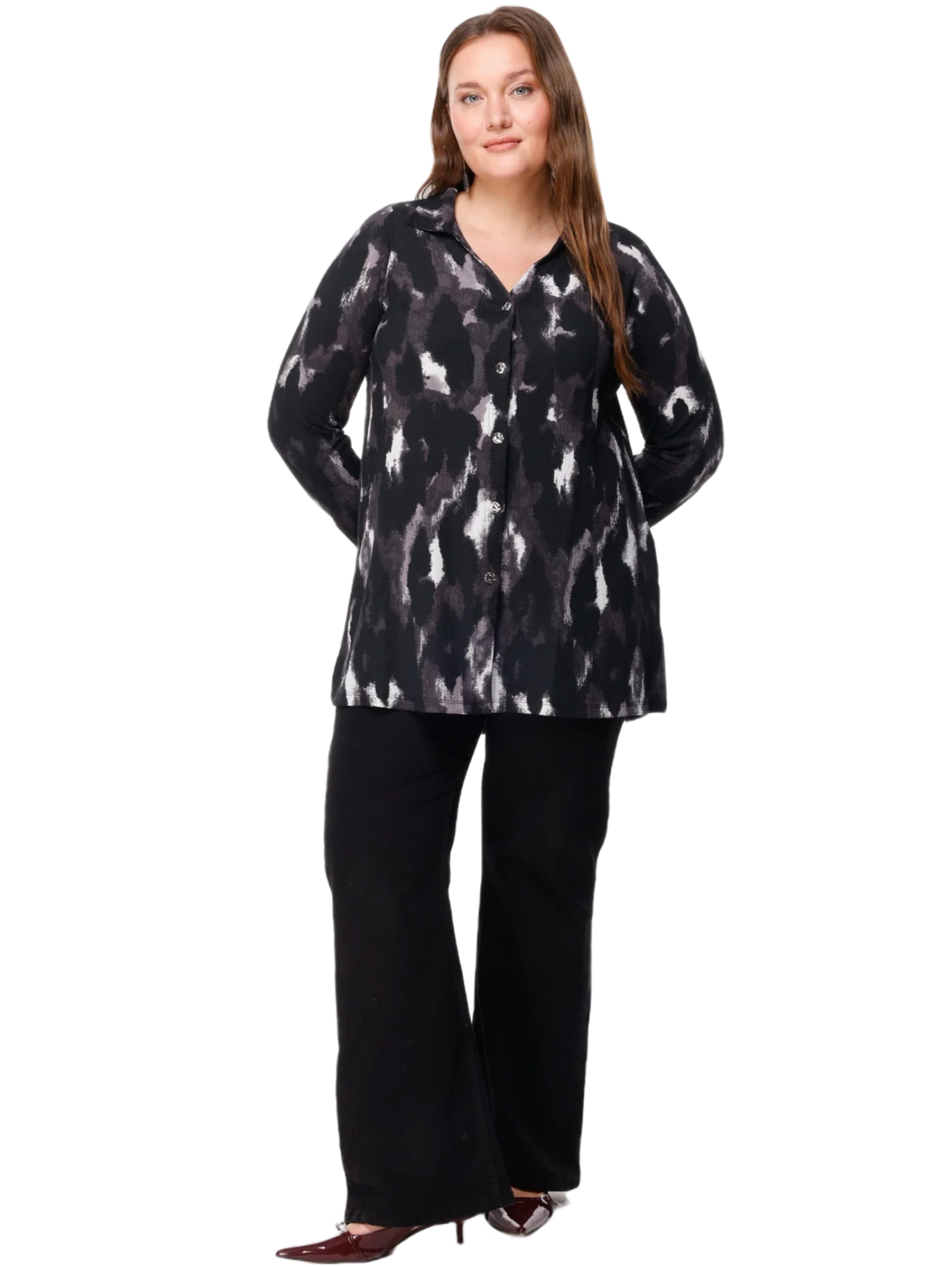 Shape Of You Blouse in Black: front