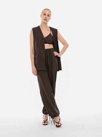 4TAILORS Tapered Broek 'Call Me' in Bruin