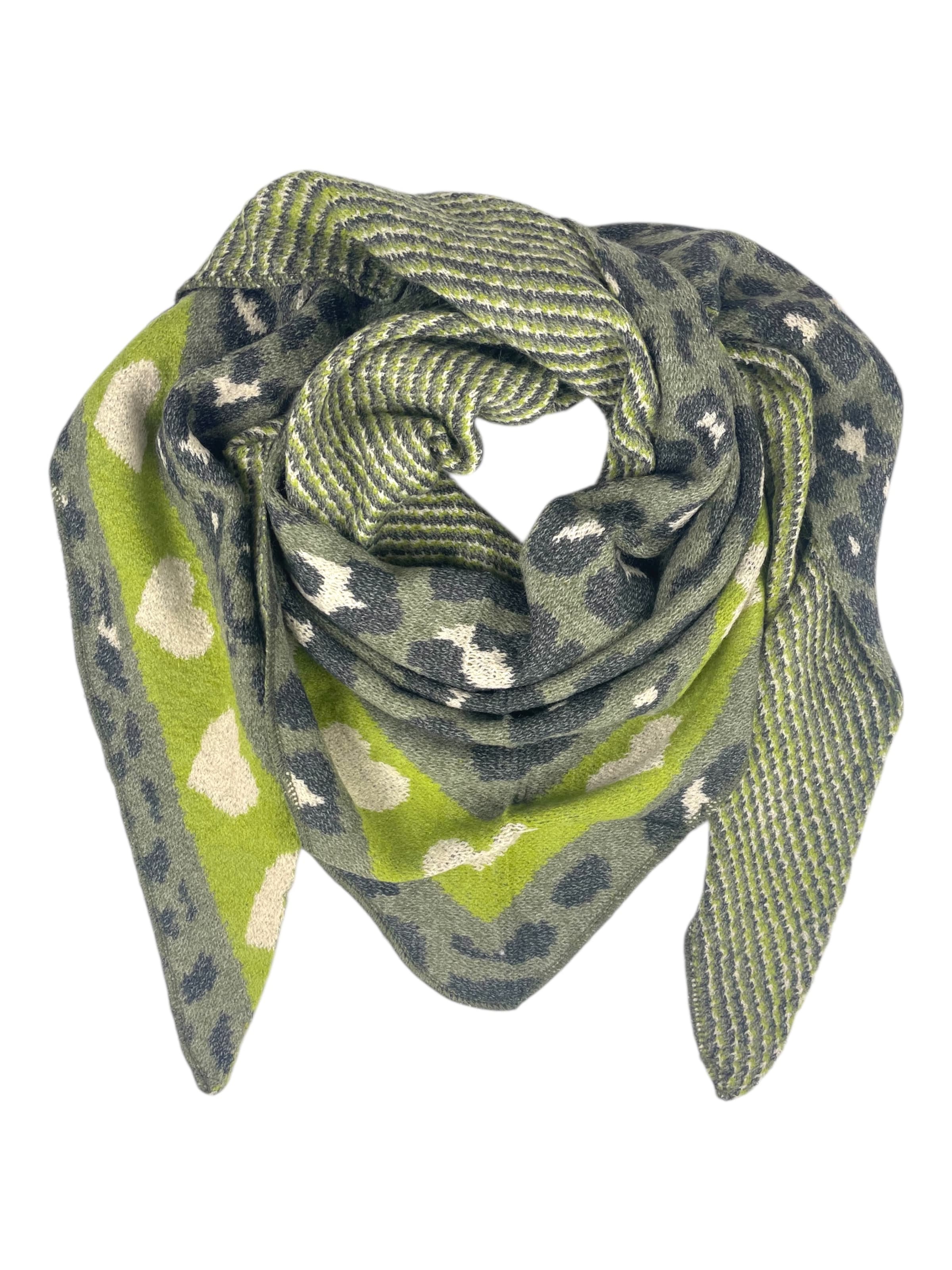 Kumixi Oversized Scarf 'Leo' in Green: front