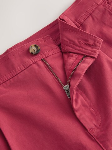 Next - regular Pantalón plisado en rojo