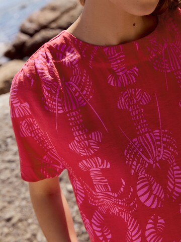 Next Shirt in Red