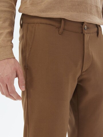 KİP Slimfit Chino in Bruin