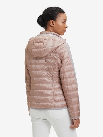 Betty Barclay Steppjacke mit abnehmbarer Kapuze in Pink