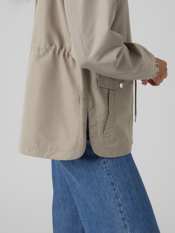 VERO MODA Between-seasons parka 'VMPaisley' in Grey