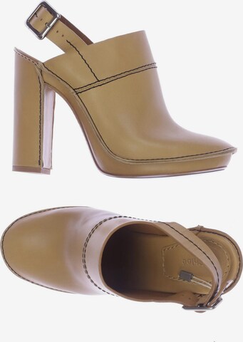 Chloé Sandals & High-Heeled Sandals in 38 in Beige: front