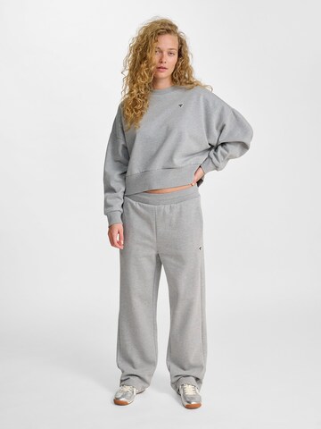 Hummel Loose fit Trousers in Grey
