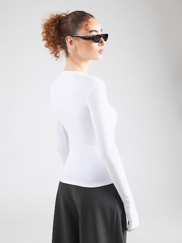 WEEKDAY Вязаная кофта в Белый