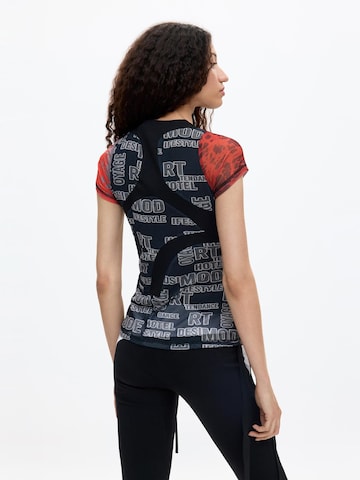 Desigual Тениска в червено