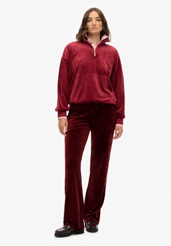Superdry Regular Broek in Rood
