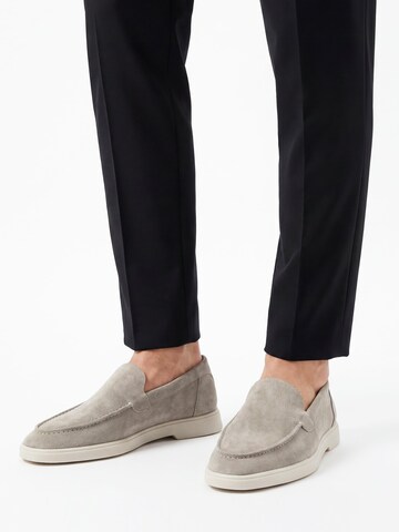 Chaussure basse 'Adore Classic Loafer' Dutch'D en gris