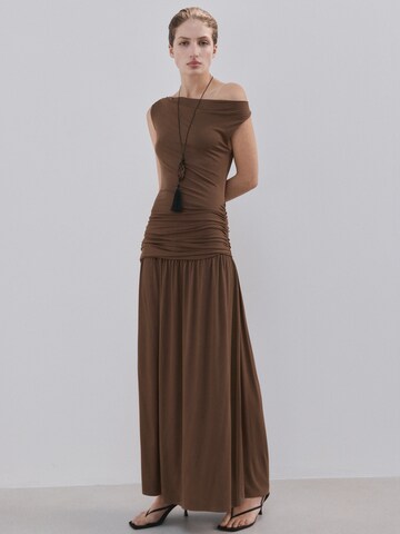 MANGOHaljina 'SURI' - smeđa boja: prednji dio