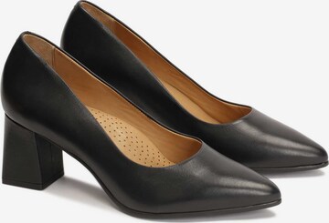 Kazar Pumps in Black