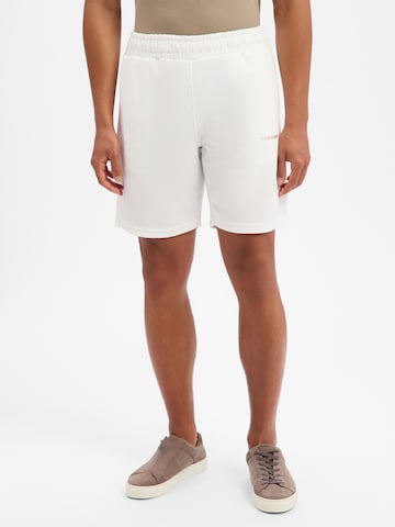 Pegador Regular Shorts 'Lagos' in Weiß: Vorderseite