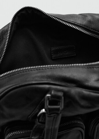 MANGO Schultertasche 'Min Maina' in Schwarz